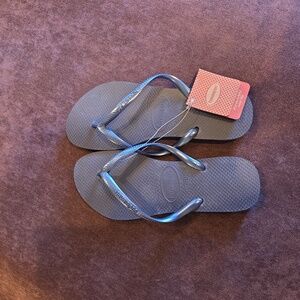 NWT Havaianas flip-flops size 37/38
